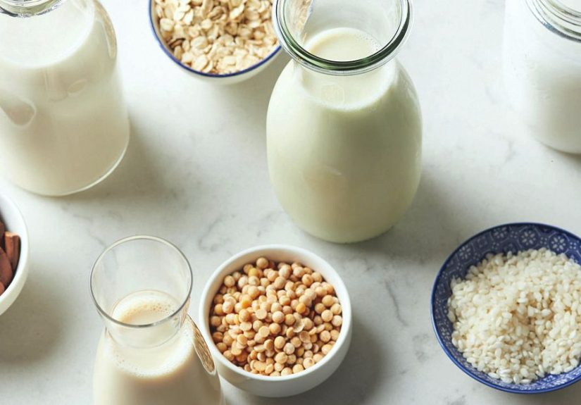 11 Delicious Substitutes for Coconut Milk