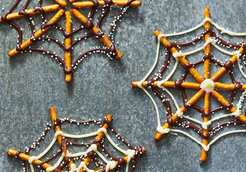 Best Chocolate Pretzel Webs Recipe - How To Make Chocolate Pretzel Webs