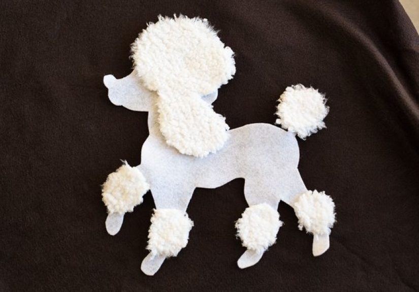 How to Make a Poodle Skirt Out of Felt