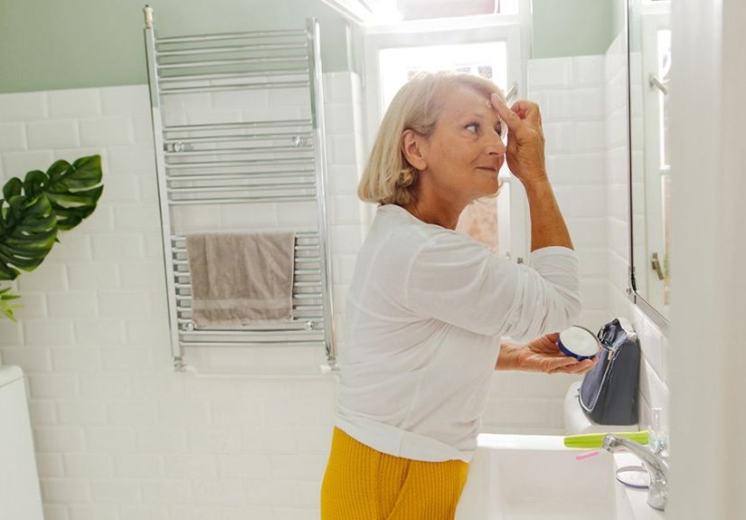 Tretinoin Cream: Skin Benefits, How to Use, Side Effects