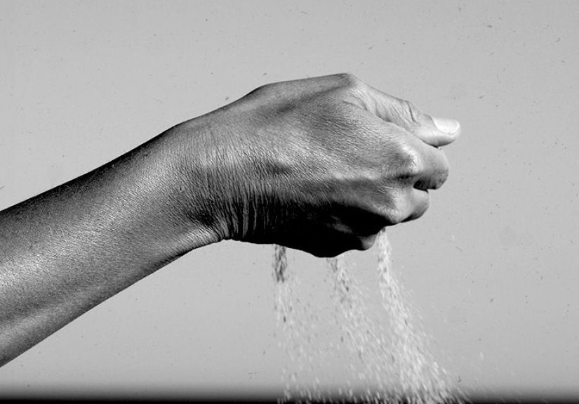 What is the link between type 2 diabetes and urinary incontinence?