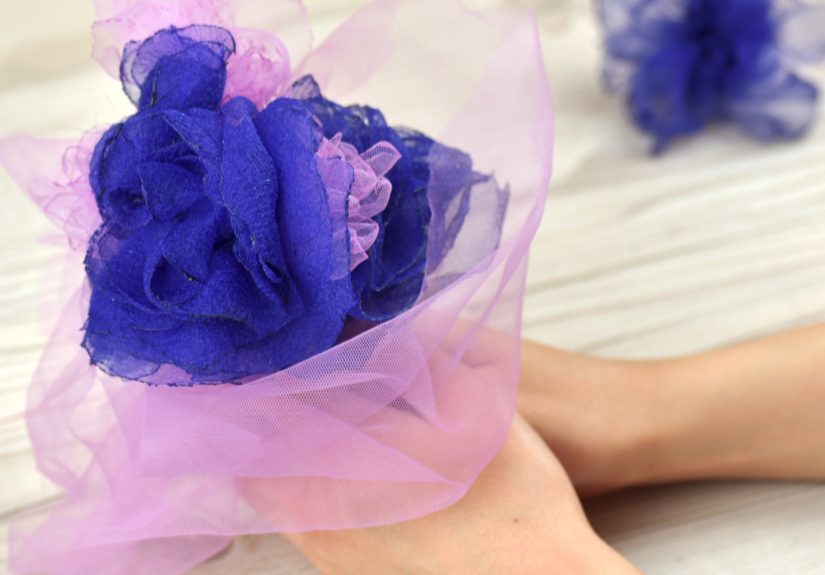 3 Ways to Make Organza Flowers