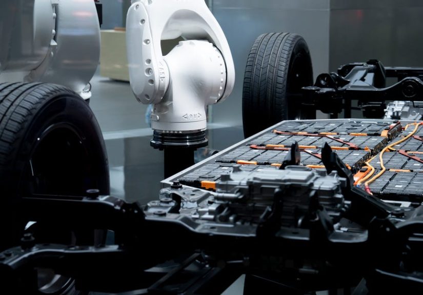 A New Solid-State Battery Could Take Your EV 800 Miles on One Charge