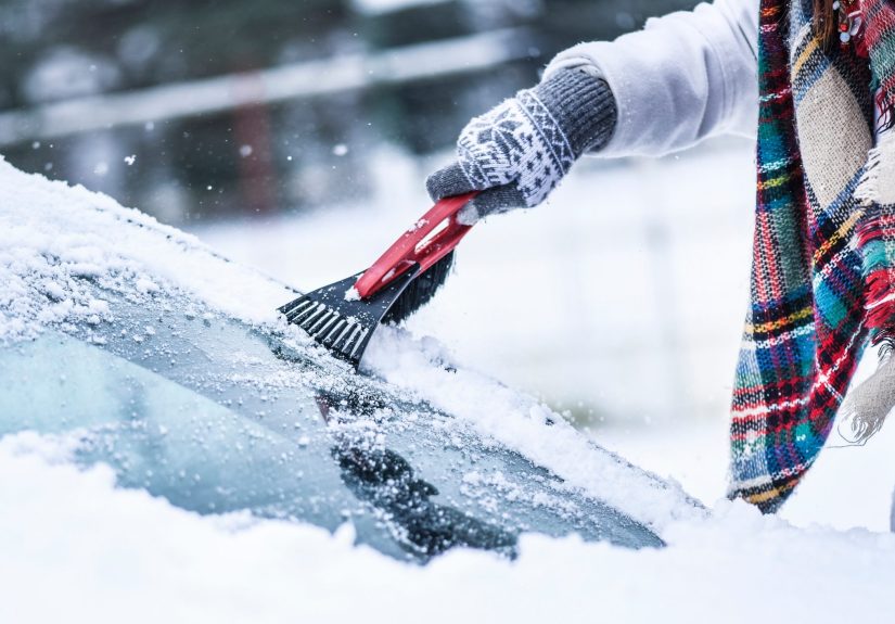 Tips for How To Remove Ice From Your Windshield