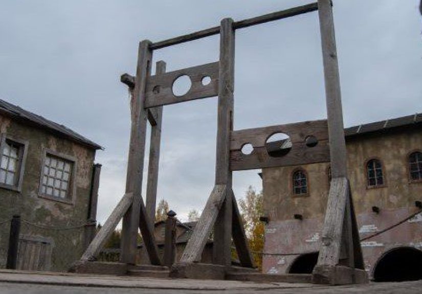 10 Fascinating Glimpses into Medieval Crime Investigation