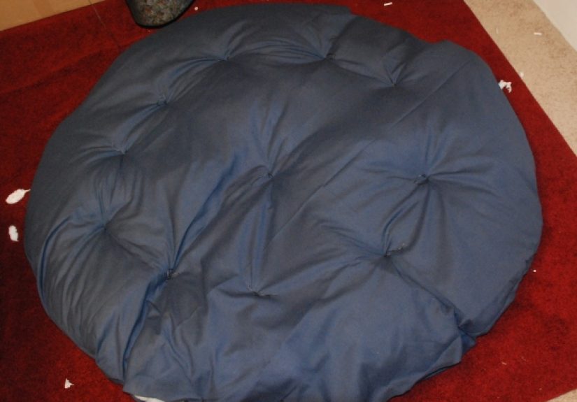 How to Make a Papasan Chair Cushion: 10 Steps