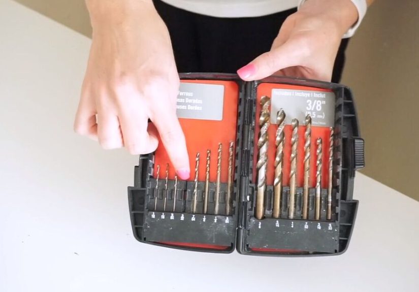 How to Make an Easy & Enchanting Tin Can Lantern for Fall