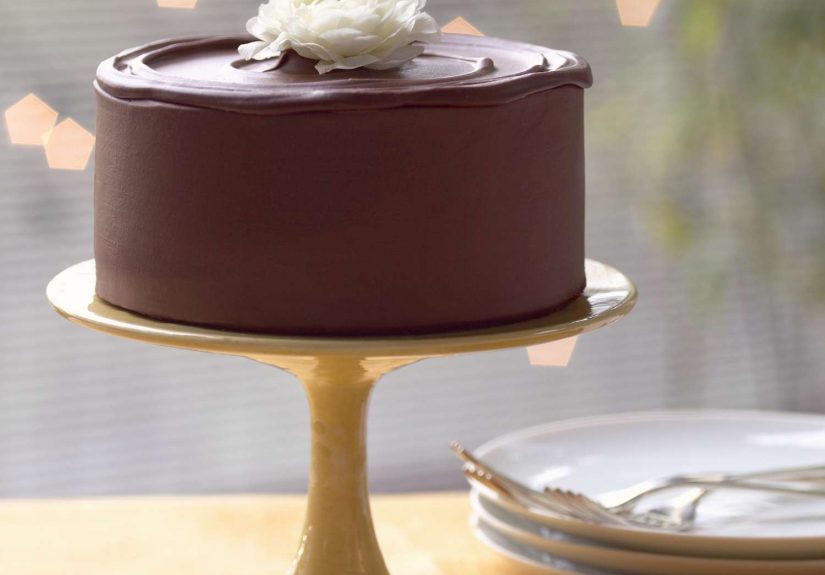 How to Wrap a Cake With Chocolate Tutorial