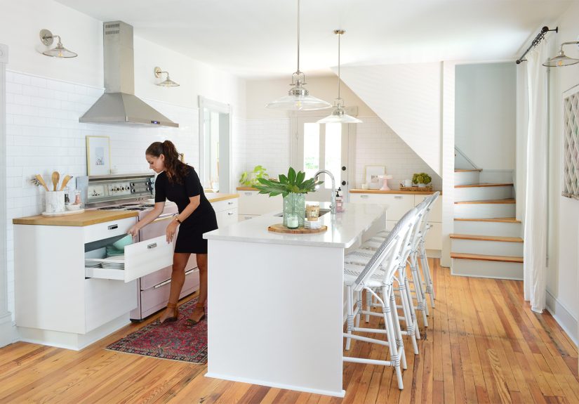 How We Organized The Beach House Kitchen