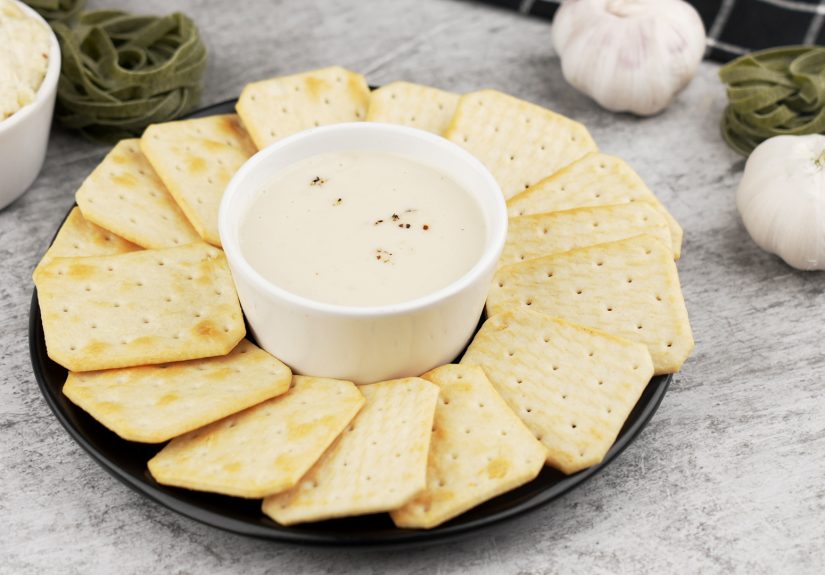 3 Ways to Make Garlic Cream Sauce