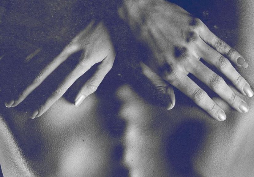 Ankylosing spondylitis in women: Prevalence, symptoms, and more