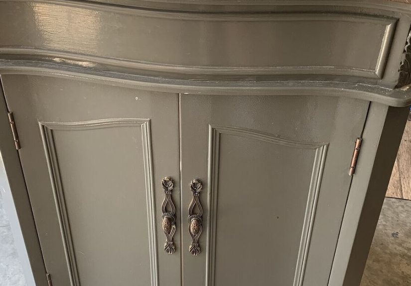 Bathroom Vanity Redesign Using Retique It Chalk Paint and Prima Moulds