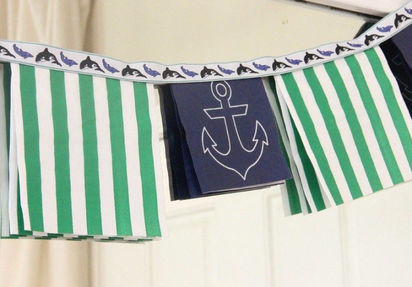 Easy (and Inexpensive!) Tutorial for a Paper Napkin Garland