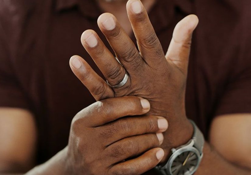 Finger swelling: Causes and their treatments