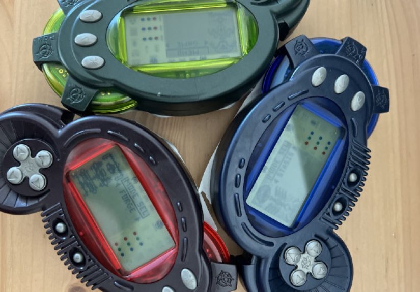 Hacking The RF Protocol Of An Obscure Handheld Game