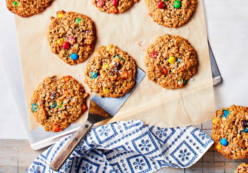 How to Keep Cookies from Sticking to a Baking Sheet