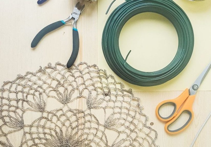 How to Make DIY Dream Catcher Using Crochet Doily and Wire