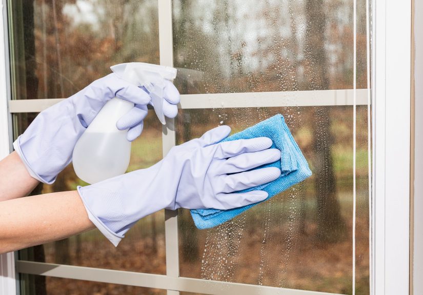 How to Make the Best Homemade Window Cleaner
