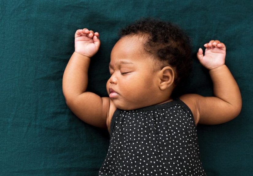 How to Soothe a Teething Baby at Night: 9 Tips and Tricks