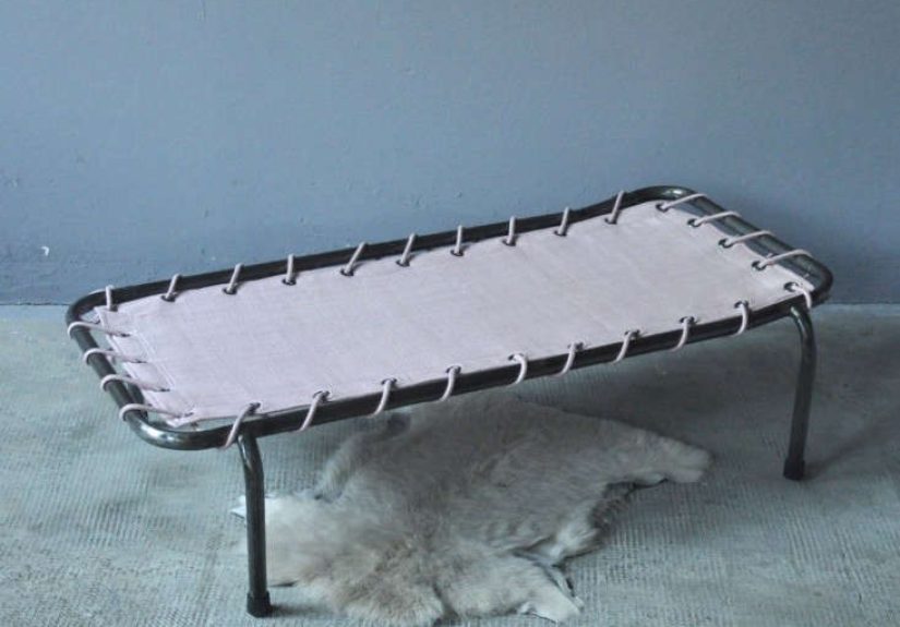 Metal School Bed Pink