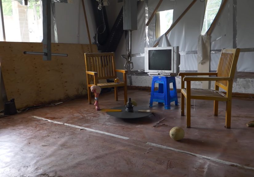 Sawblade Turned Beyblade Looks Painful To Tangle With