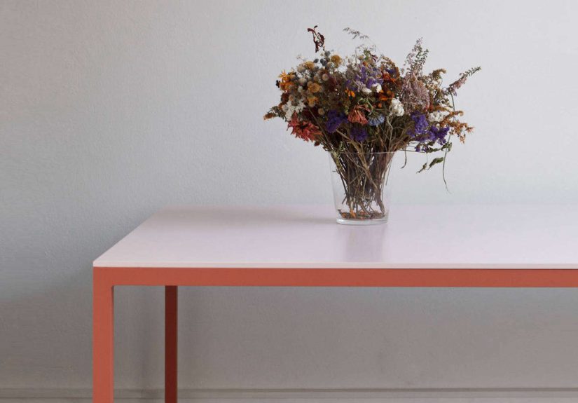 10 Easy Pieces: Dining Tables with Powder Coated Bases