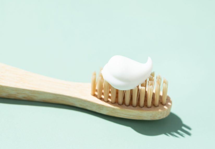 20 Surprising Items You Can Clean with Toothpaste